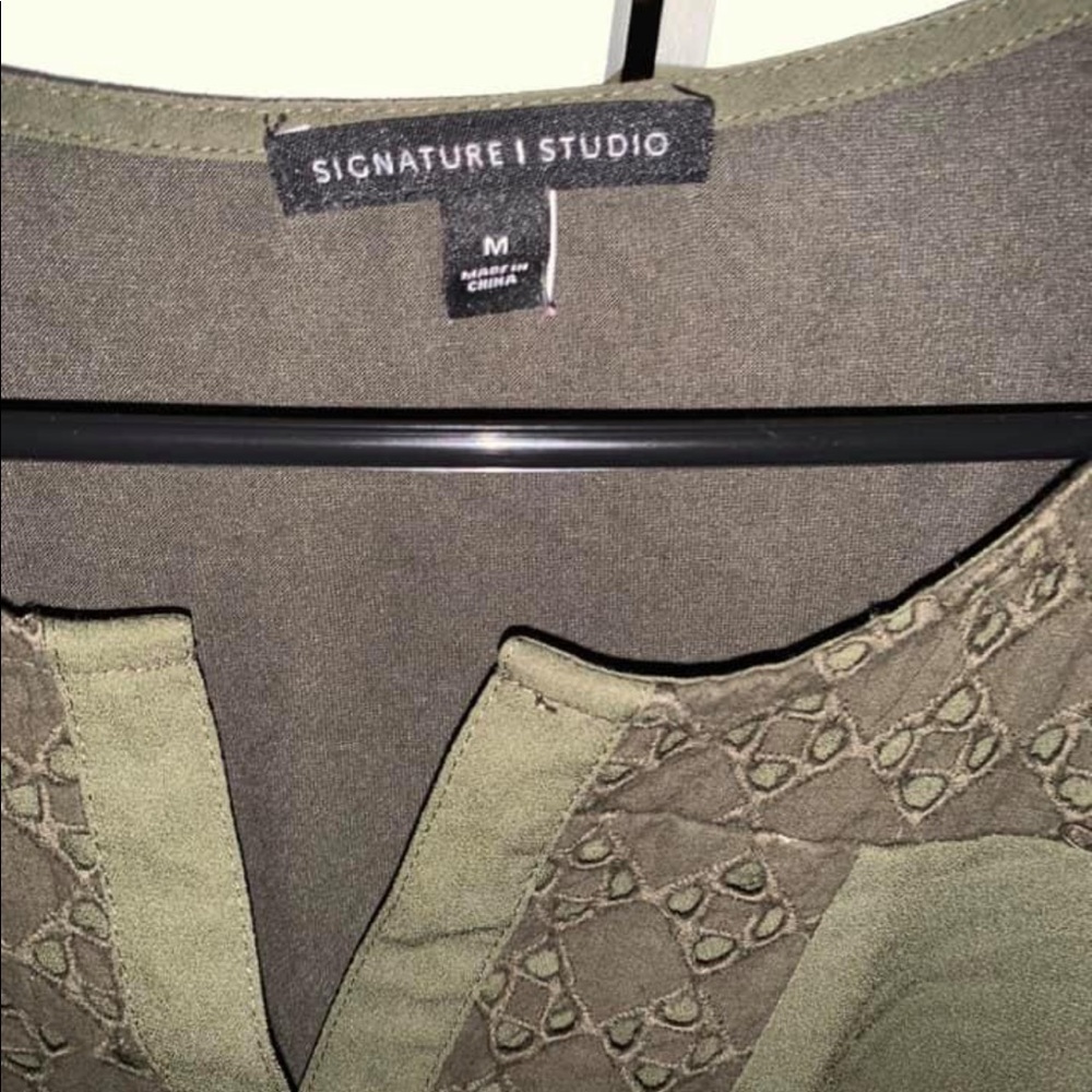 Top - Picture 2 of 2